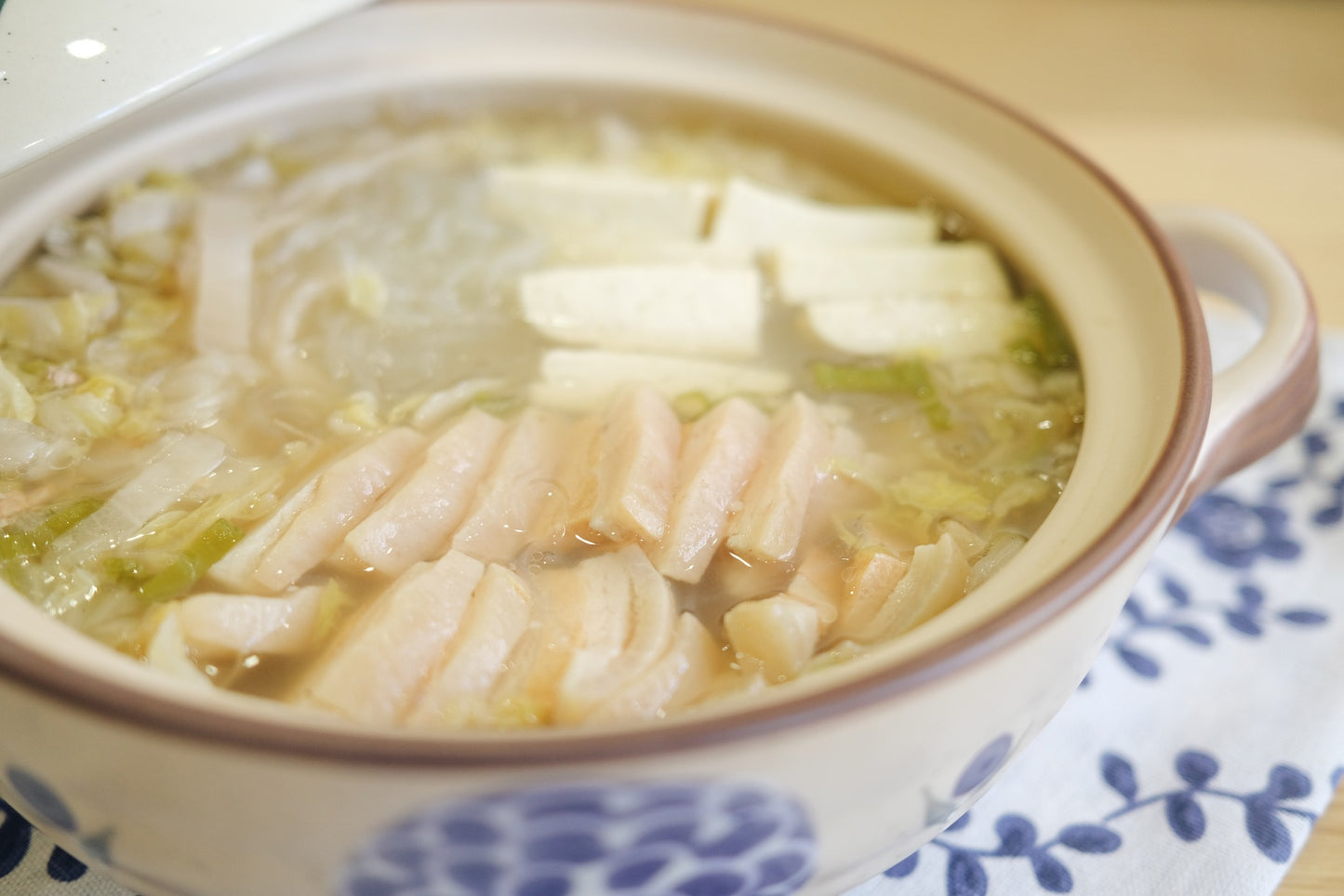 東北酸菜白肉鍋 PICKLED CABBAGE PORK HOT POT